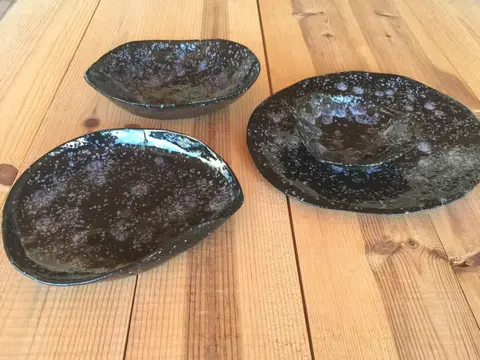 Siyah seramik tabak
