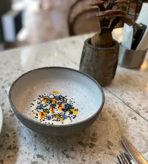 Nilay Şefim Karaköy KHAI ‘da bize nefis bir tatlı sunumu